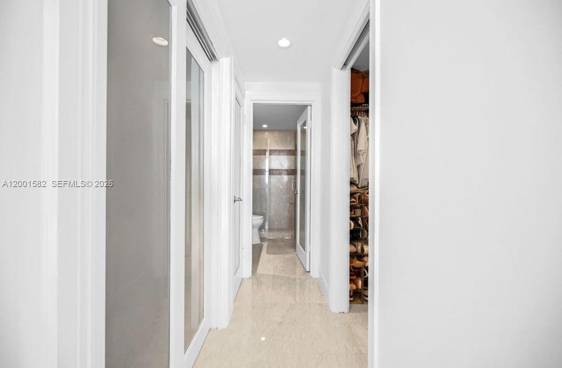 Active With Contract: $785,000 (1 beds, 2 baths, 930 Square Feet)