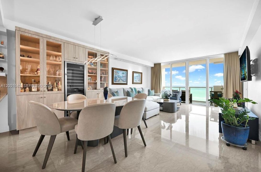 Active With Contract: $785,000 (1 beds, 2 baths, 930 Square Feet)