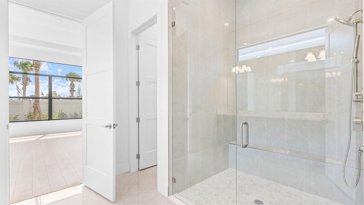 Owner's Bath2