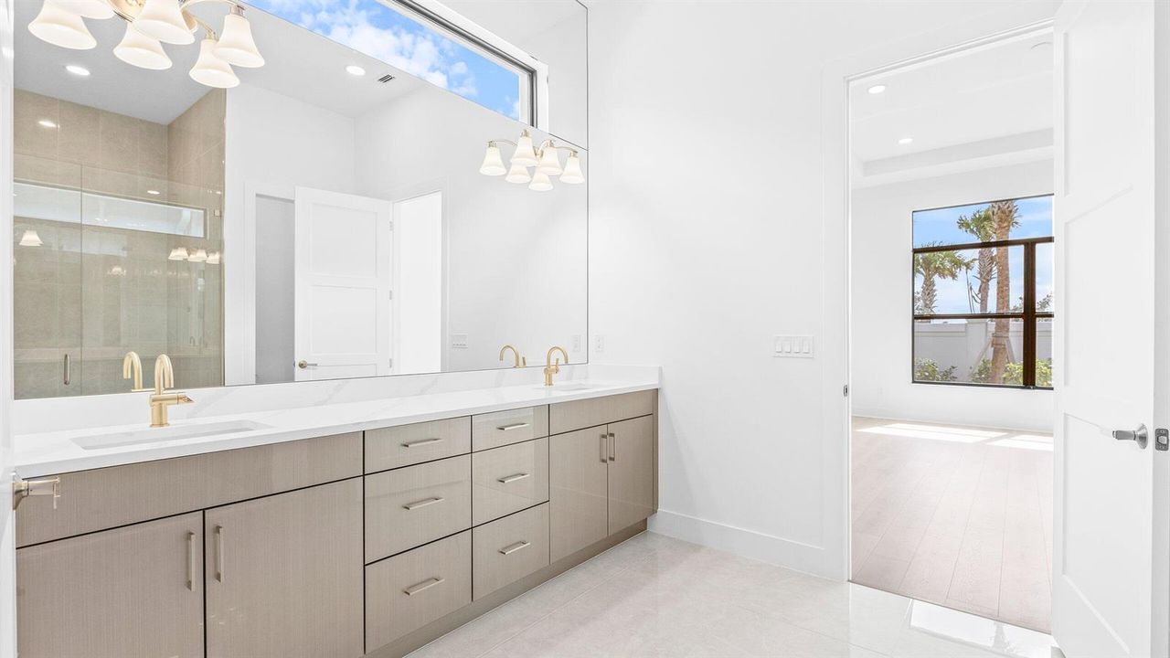 Owner's Bath1