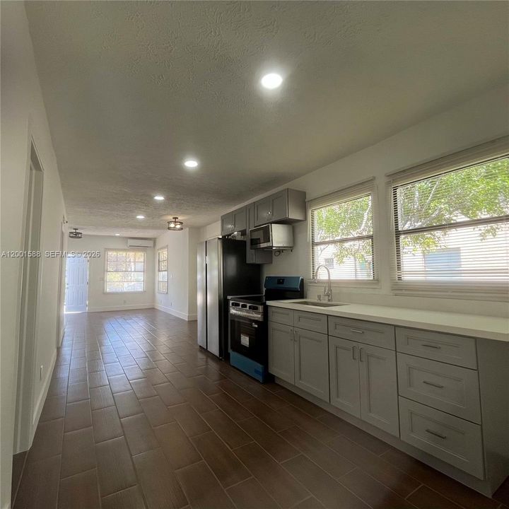 En Venta: $339,000 (2 camas, 2 baños, 885 Pies cuadrados)