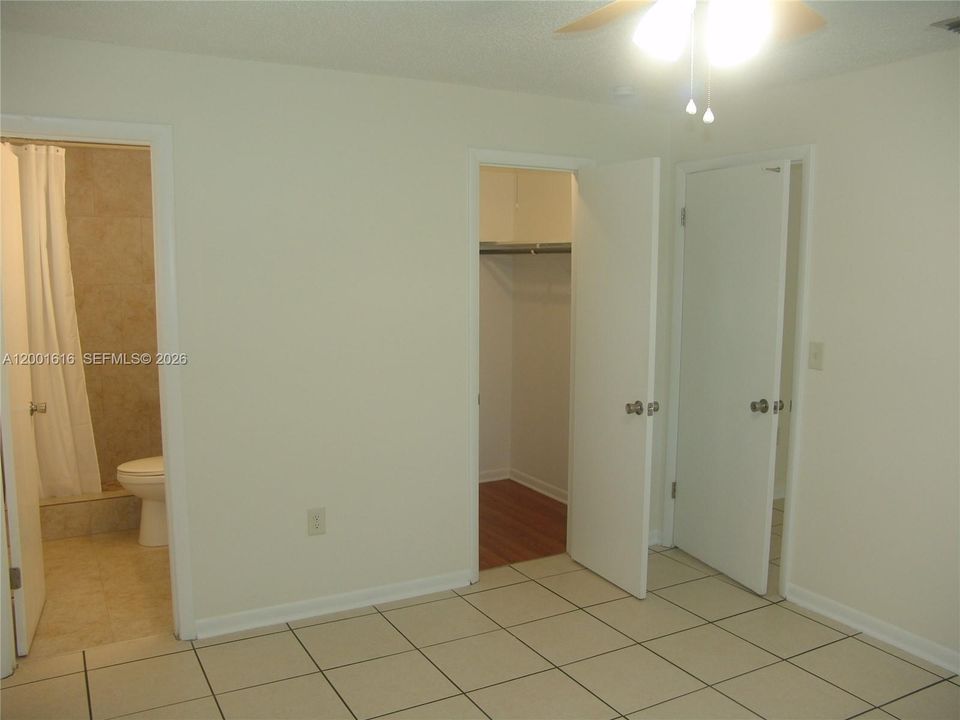 For Sale: $375,000 (3 beds, 3 baths, 1512 Square Feet)
