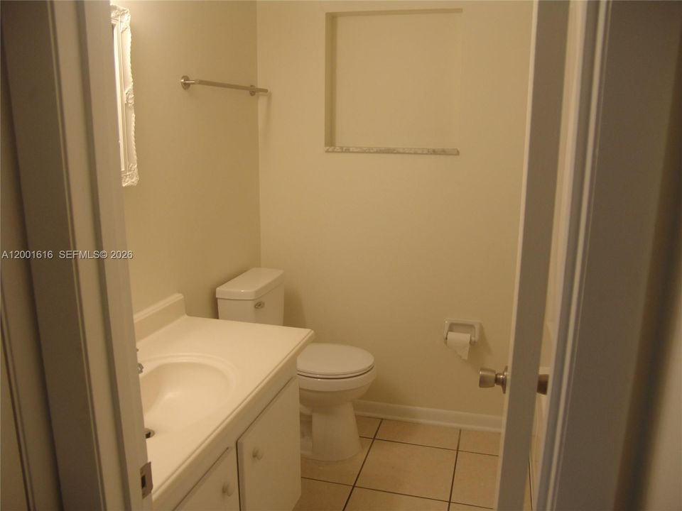 For Sale: $375,000 (3 beds, 3 baths, 1512 Square Feet)