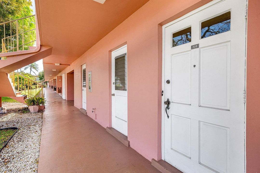 004-300Northeast20thStreet-308-BocaRaton