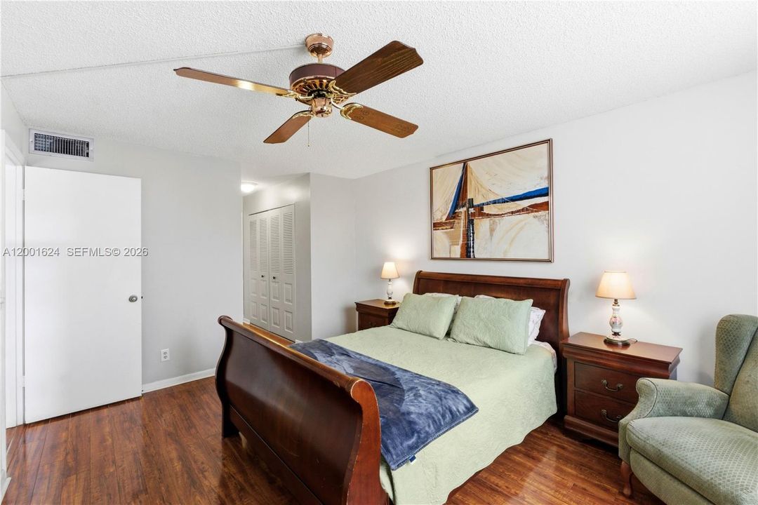 For Sale: $97,000 (1 beds, 1 baths, 790 Square Feet)