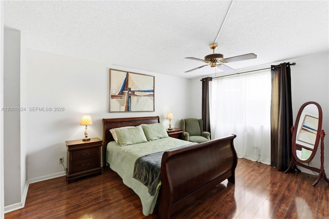 For Sale: $97,000 (1 beds, 1 baths, 790 Square Feet)