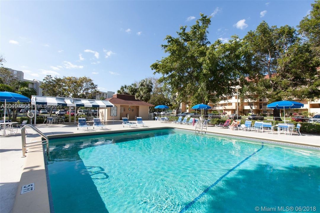 For Sale: $105,000 (2 beds, 2 baths, 1060 Square Feet)