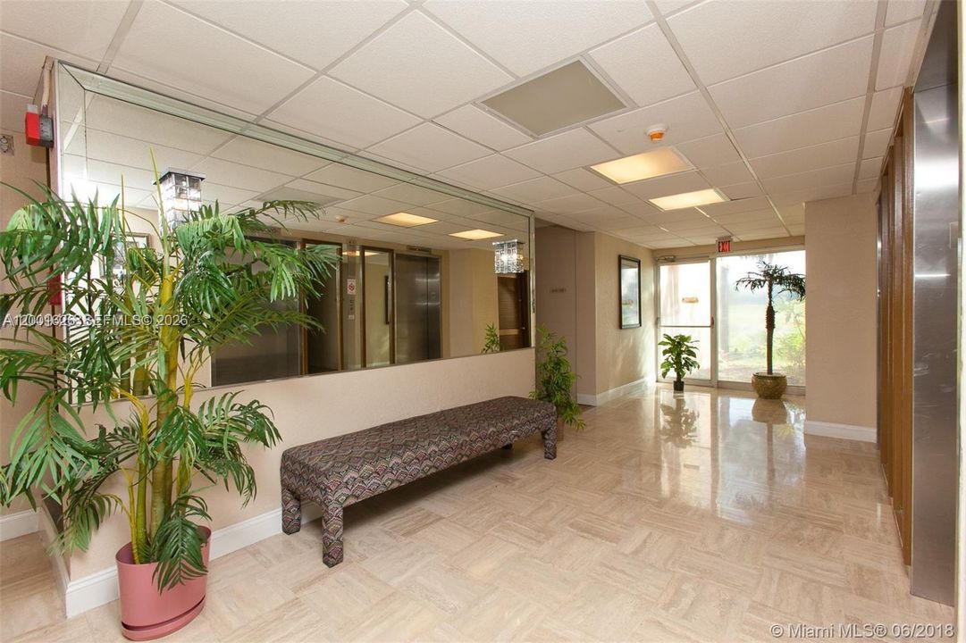 For Sale: $105,000 (2 beds, 2 baths, 1060 Square Feet)