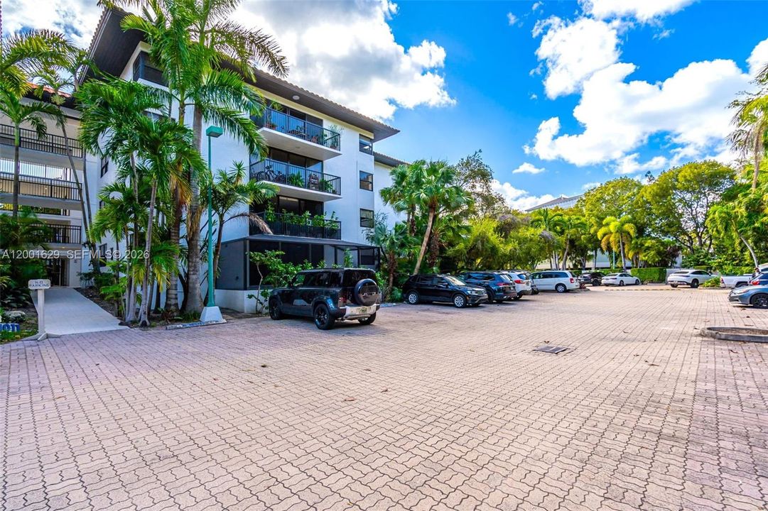 Active With Contract: $5,500 (2 beds, 2 baths, 1450 Square Feet)