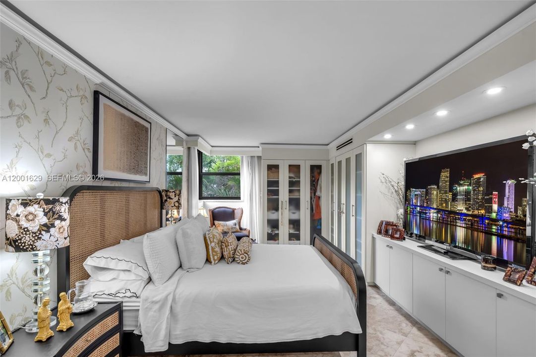 Active With Contract: $5,500 (2 beds, 2 baths, 1450 Square Feet)