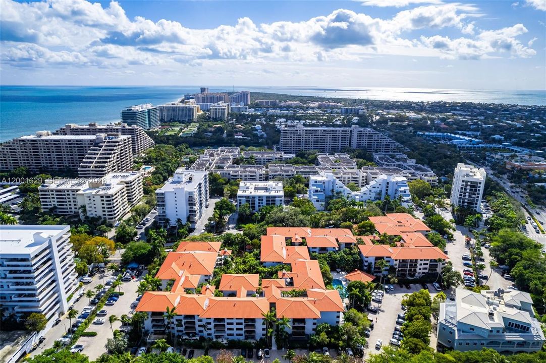 Active With Contract: $5,500 (2 beds, 2 baths, 1450 Square Feet)