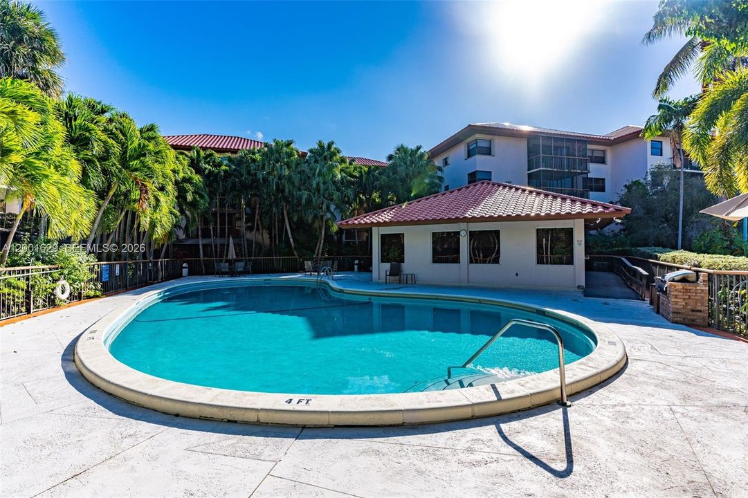Active With Contract: $5,500 (2 beds, 2 baths, 1450 Square Feet)