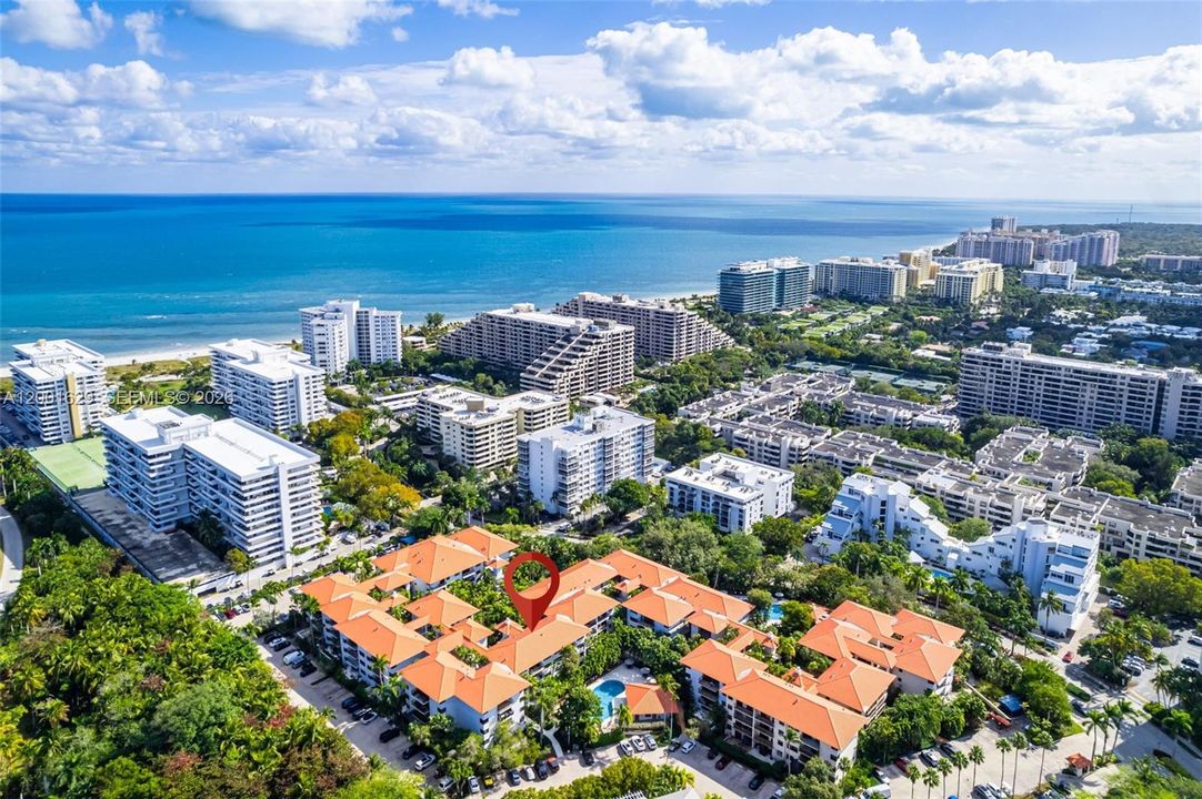 Active With Contract: $5,500 (2 beds, 2 baths, 1450 Square Feet)