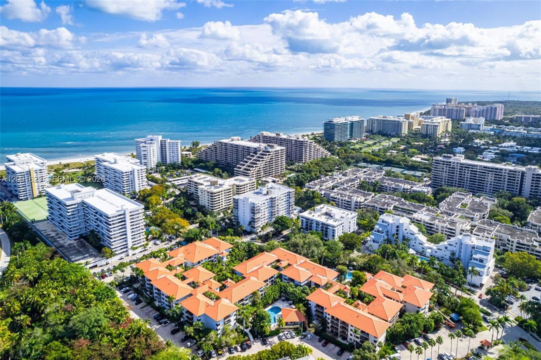 Active With Contract: $5,500 (2 beds, 2 baths, 1450 Square Feet)