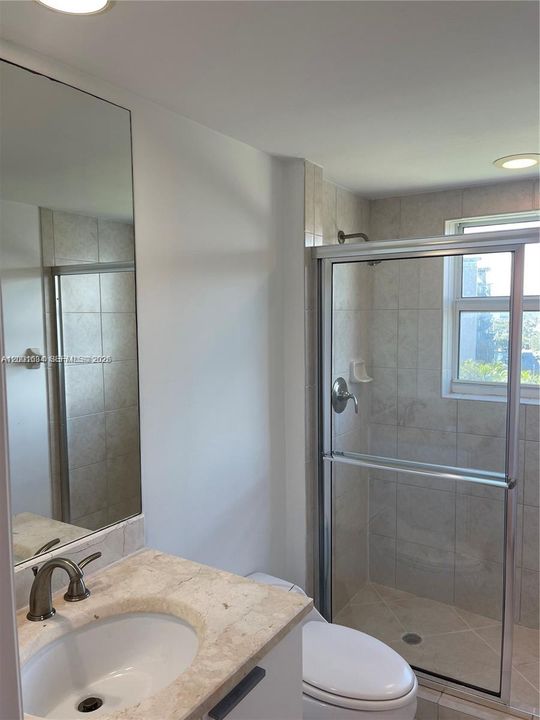 Activo con contrato: $3,350 (2 camas, 2 baños, 1763 Pies cuadrados)