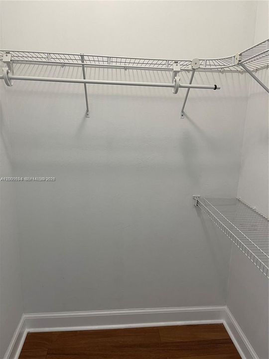 Activo con contrato: $3,350 (2 camas, 2 baños, 1763 Pies cuadrados)