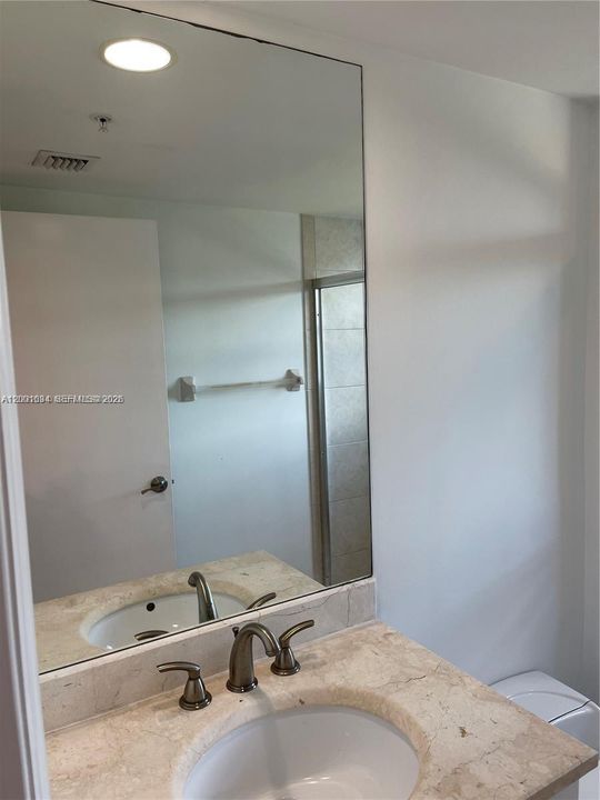Activo con contrato: $3,350 (2 camas, 2 baños, 1763 Pies cuadrados)