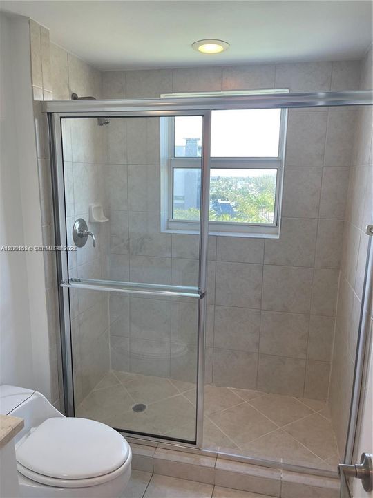 Activo con contrato: $3,350 (2 camas, 2 baños, 1763 Pies cuadrados)