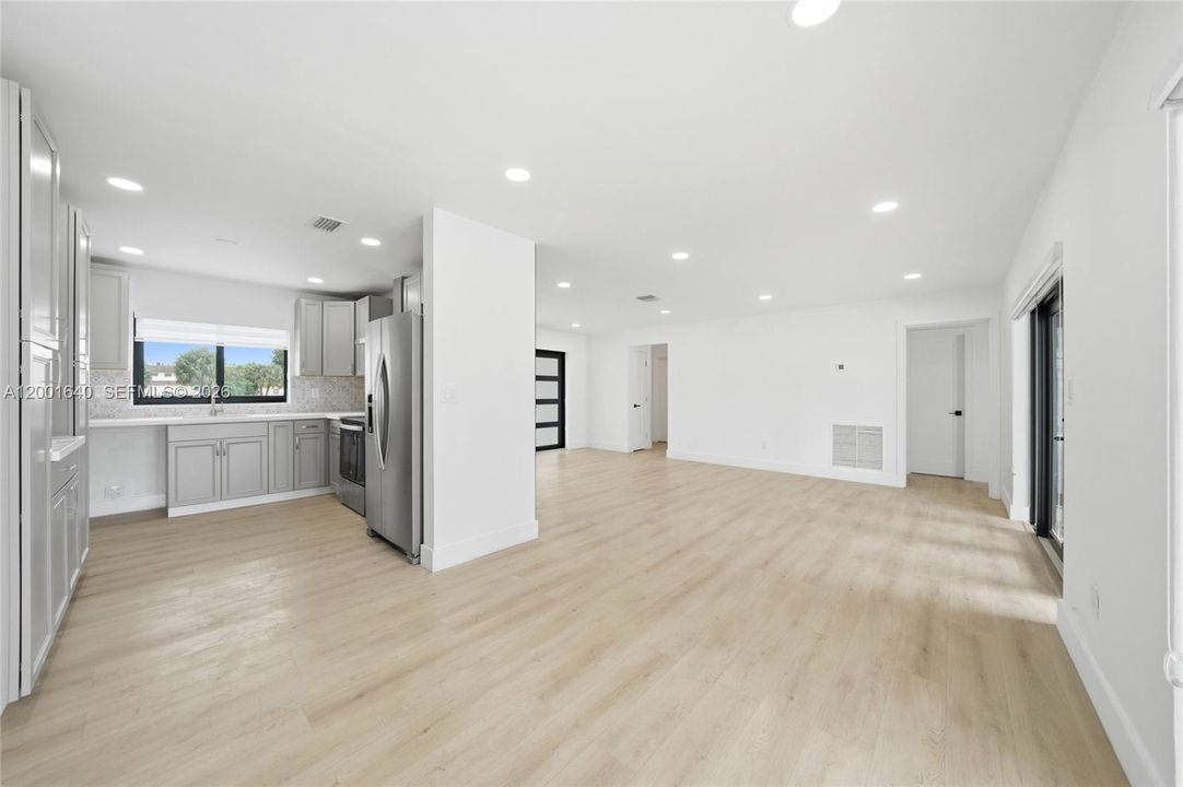 For Sale: $990,000 (4 beds, 3 baths, 1325 Square Feet)