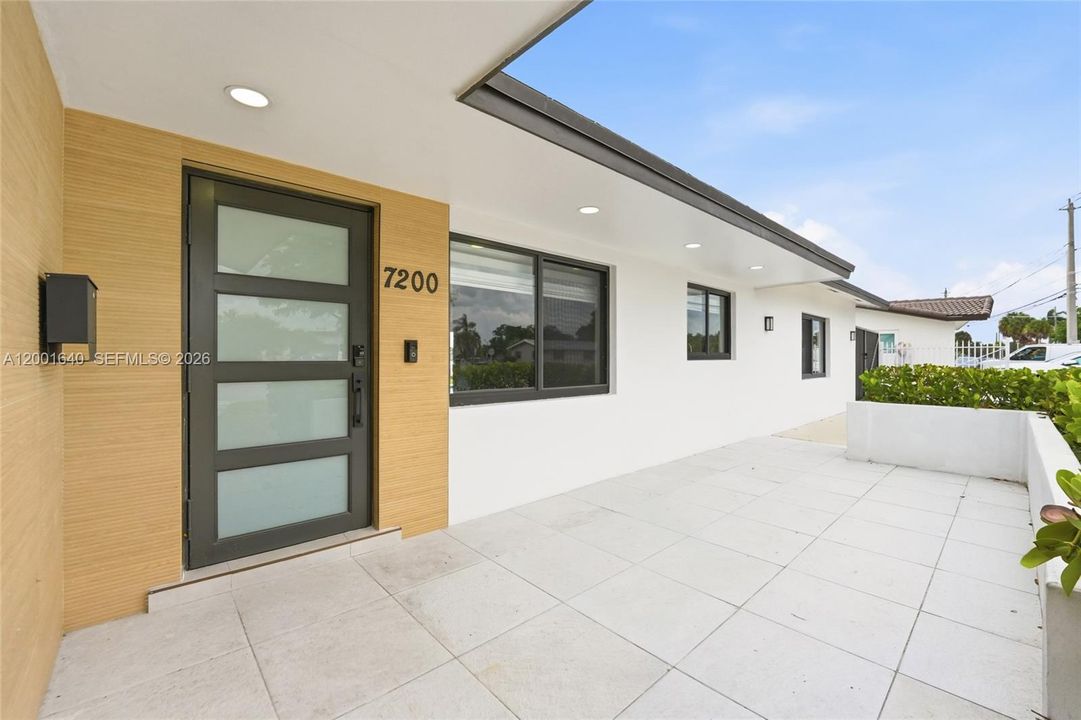For Sale: $990,000 (4 beds, 3 baths, 1325 Square Feet)