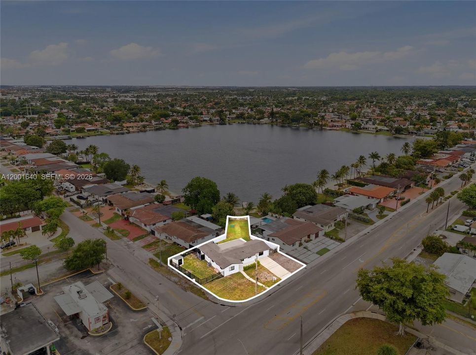 For Sale: $990,000 (4 beds, 3 baths, 1325 Square Feet)