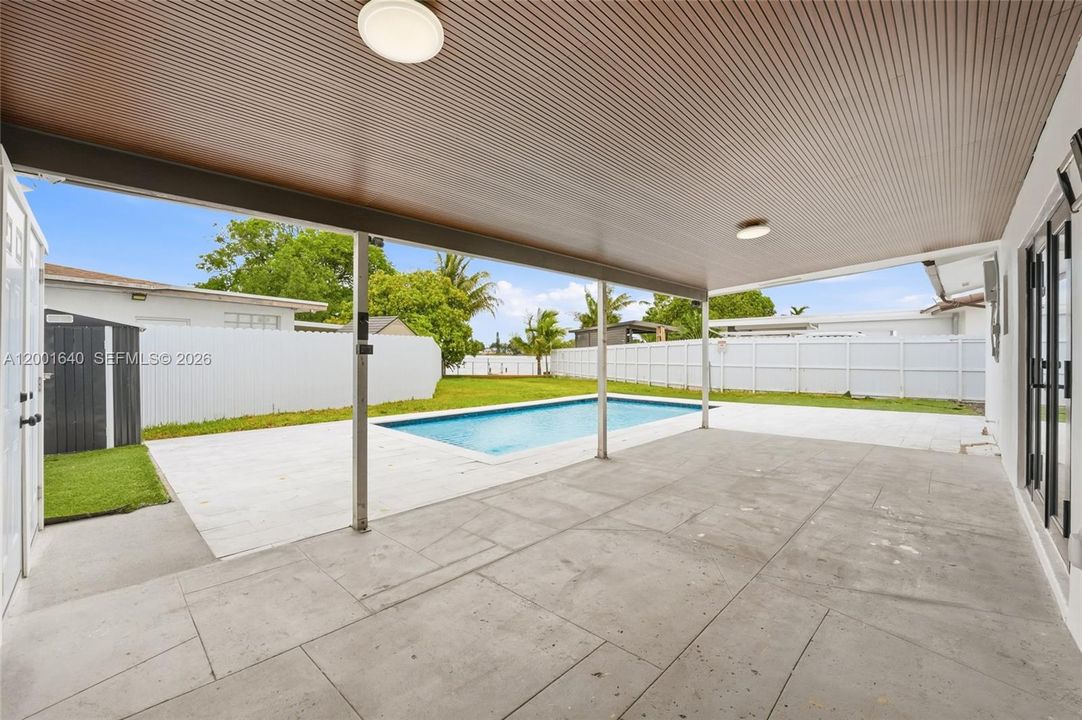For Sale: $990,000 (4 beds, 3 baths, 1325 Square Feet)