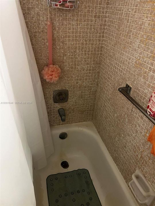 На продажу: $60,000 (1 спален, 1 ванн, 600 Квадратных фут)