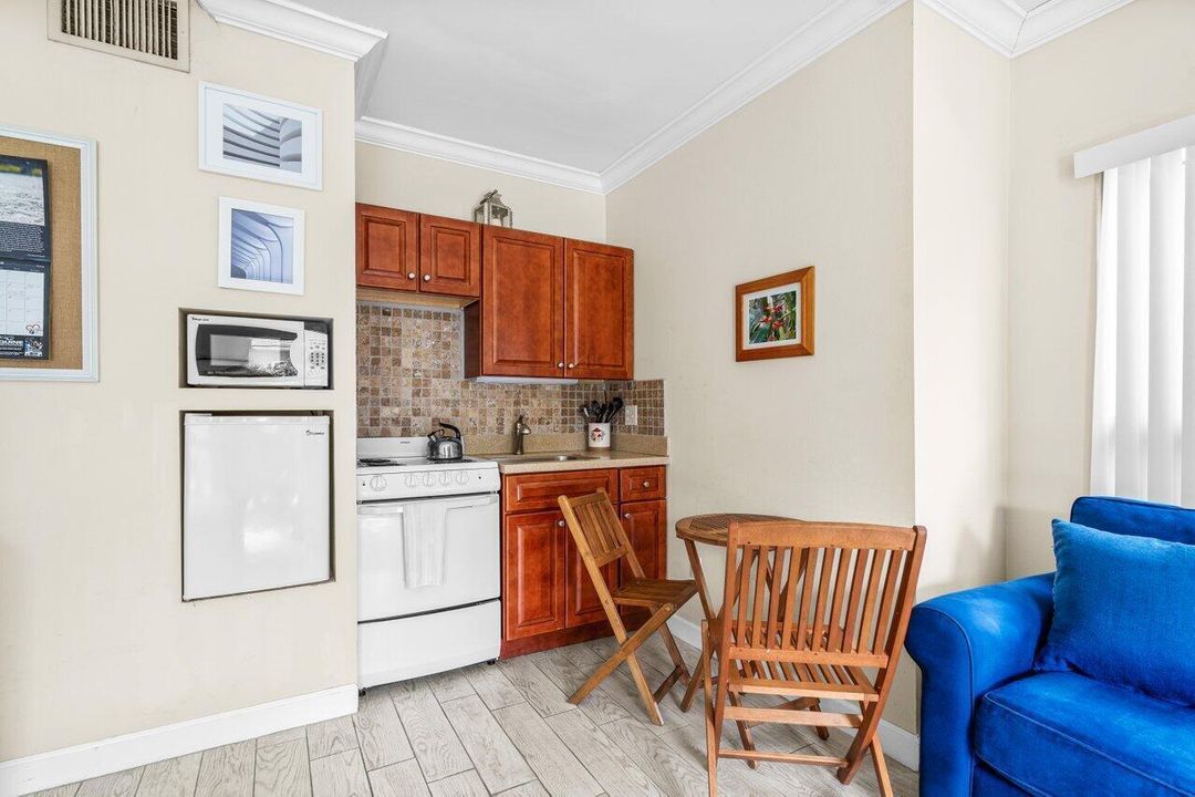 015-11863WimbledonCircle-432-Wellington-