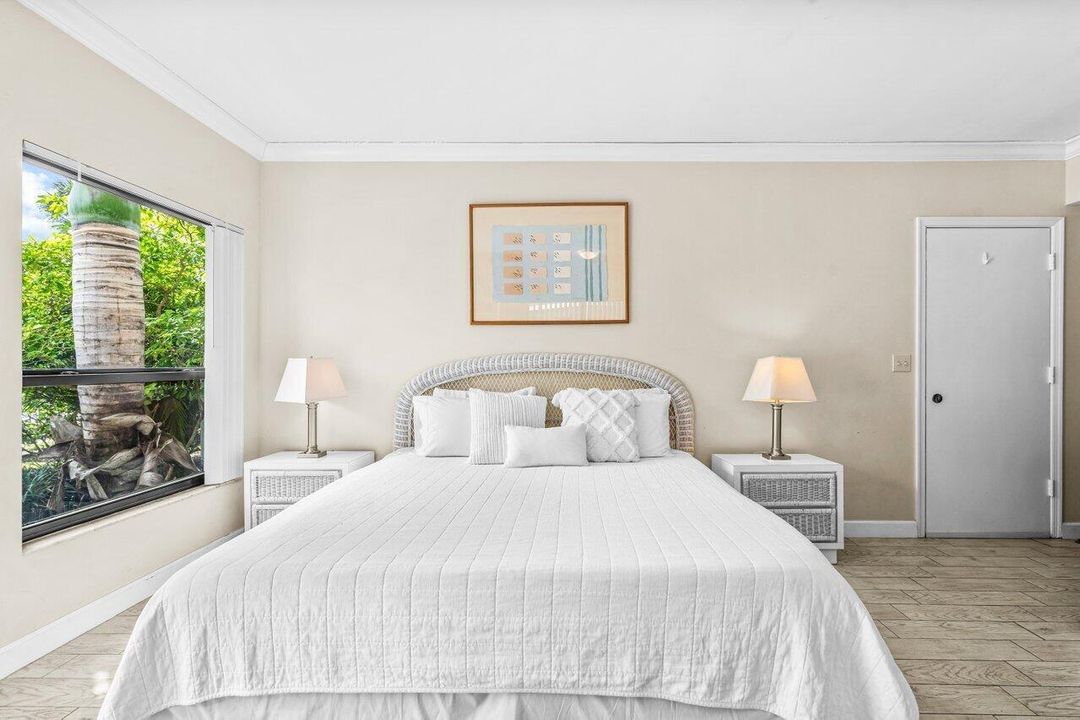 014-11863WimbledonCircle-432-Wellington-