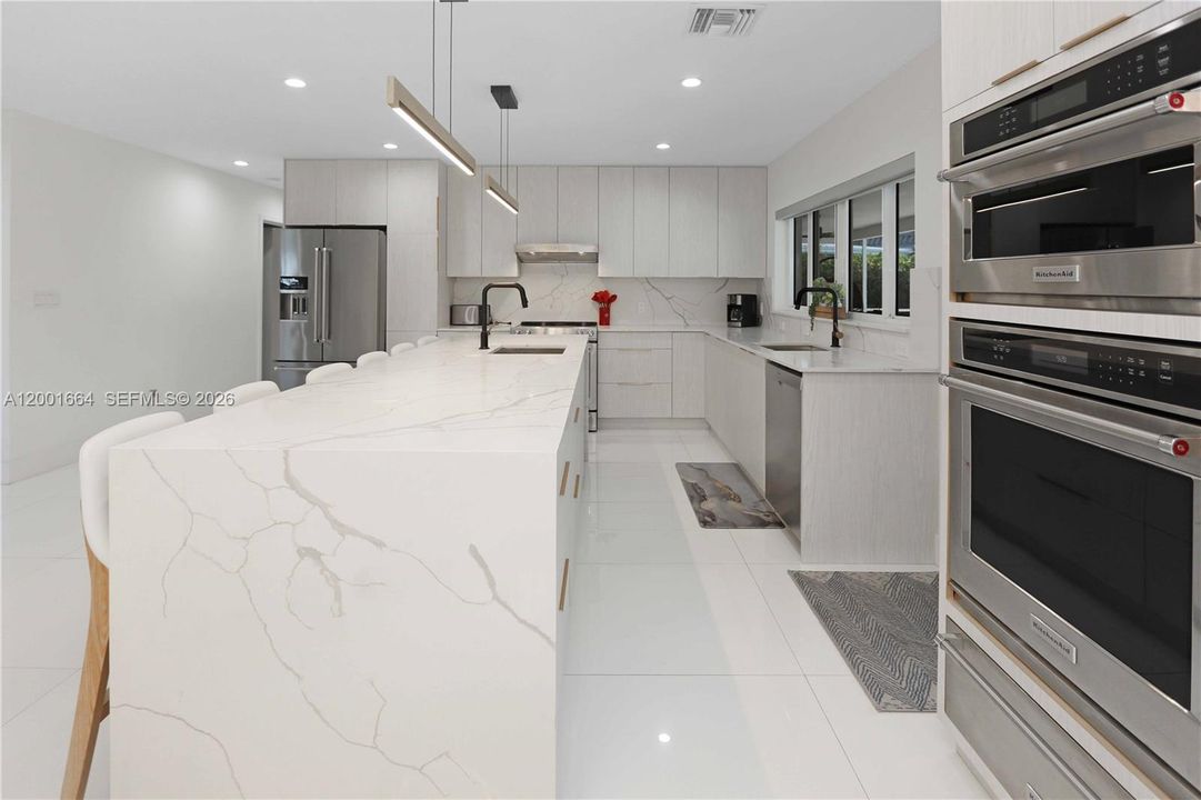 For Sale: $1,749,000 (4 beds, 3 baths, 2208 Square Feet)