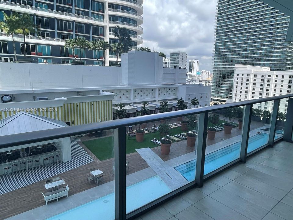 For Sale: $489,000 (1 beds, 1 baths, 570 Square Feet)