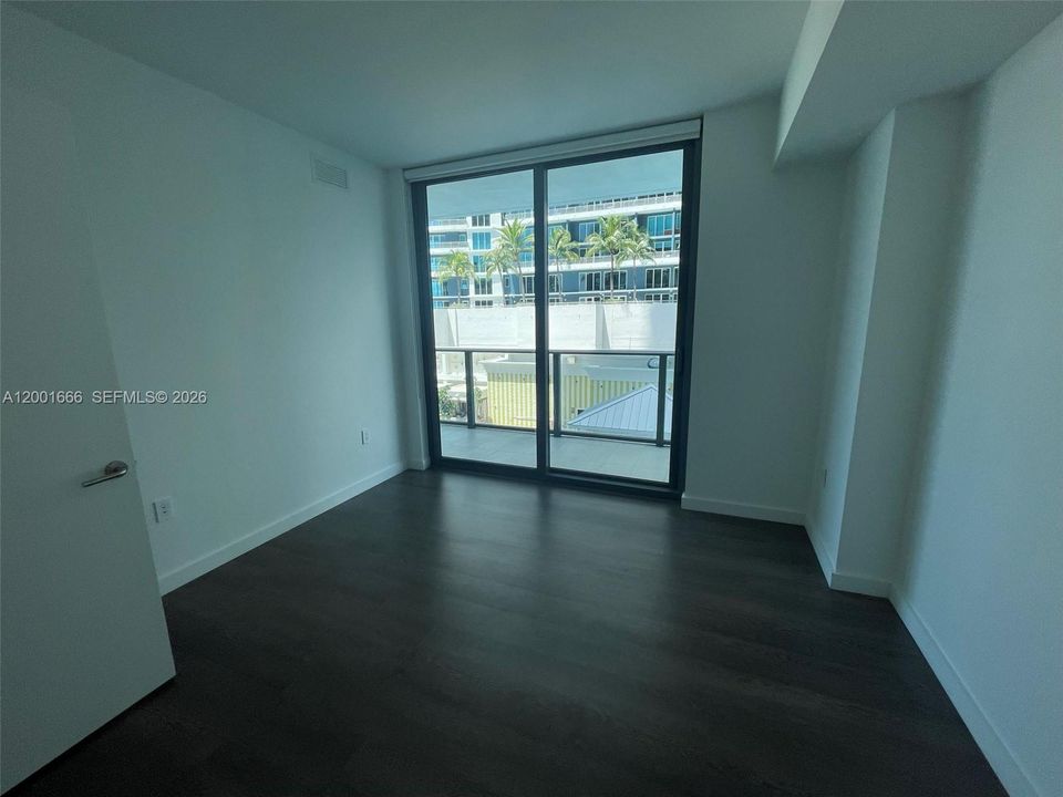 For Sale: $489,000 (1 beds, 1 baths, 570 Square Feet)