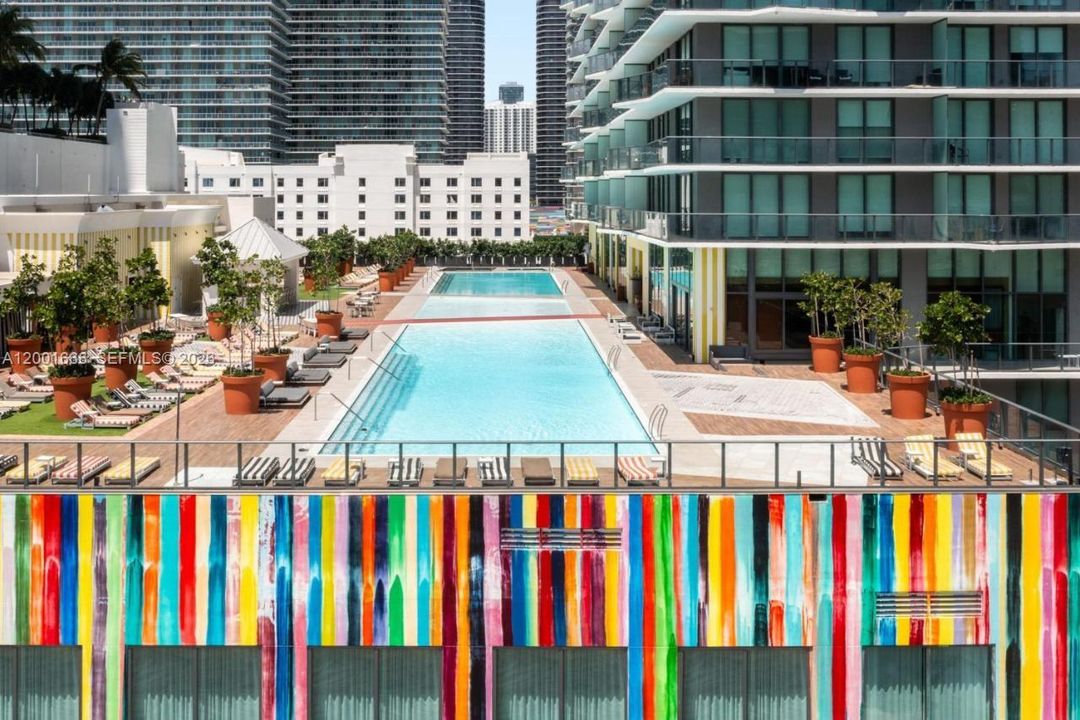 For Sale: $489,000 (1 beds, 1 baths, 570 Square Feet)