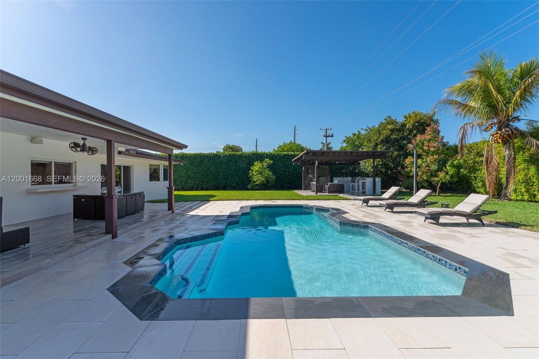 Active With Contract: $1,400,000 (5 beds, 3 baths, 0 Square Feet)