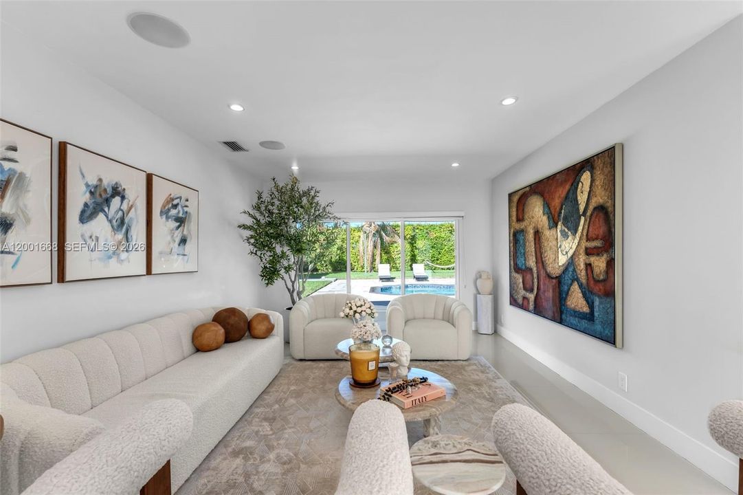 Active With Contract: $1,400,000 (5 beds, 3 baths, 0 Square Feet)