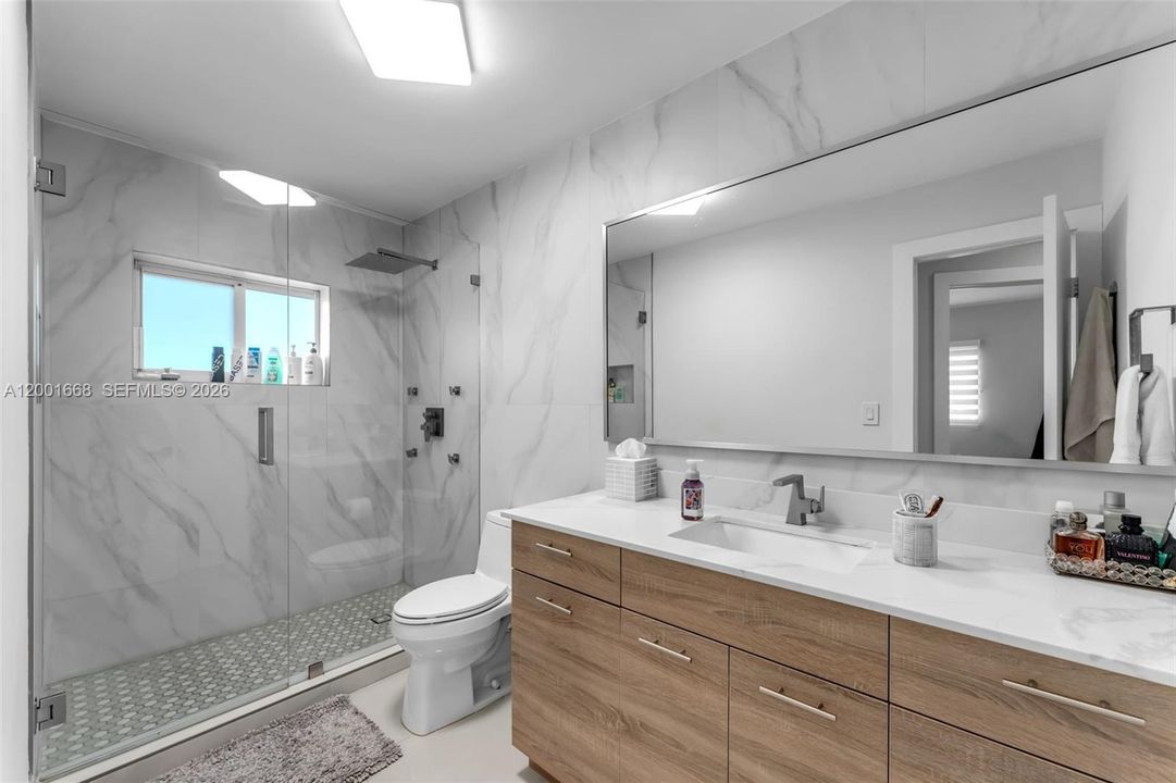 Active With Contract: $1,400,000 (5 beds, 3 baths, 0 Square Feet)