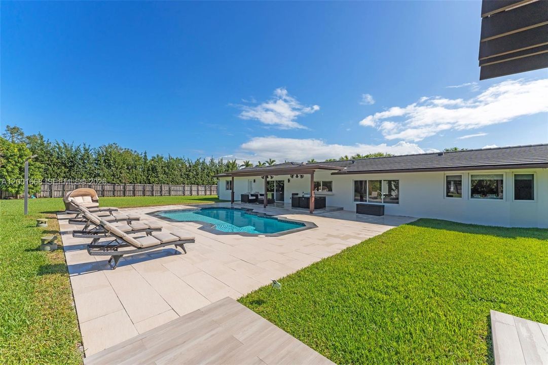 Active With Contract: $1,400,000 (5 beds, 3 baths, 0 Square Feet)