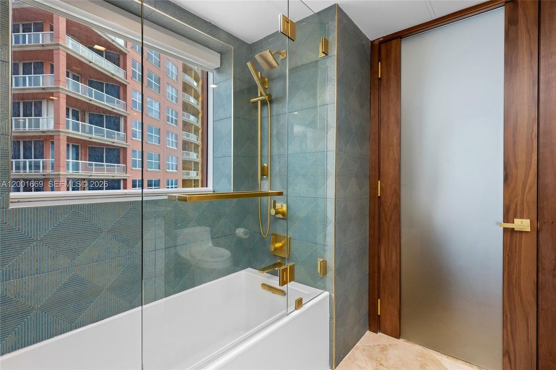 На продажу: $2,495,000 (3 спален, 2 ванн, 2623 Квадратных фут)