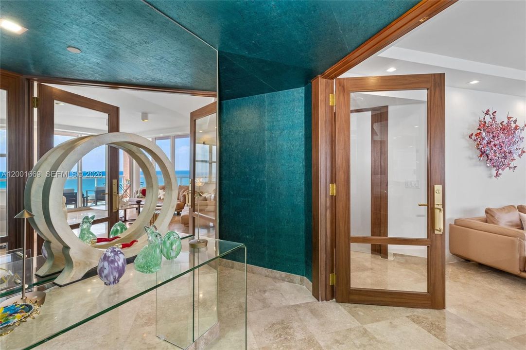 На продажу: $2,495,000 (3 спален, 2 ванн, 2623 Квадратных фут)