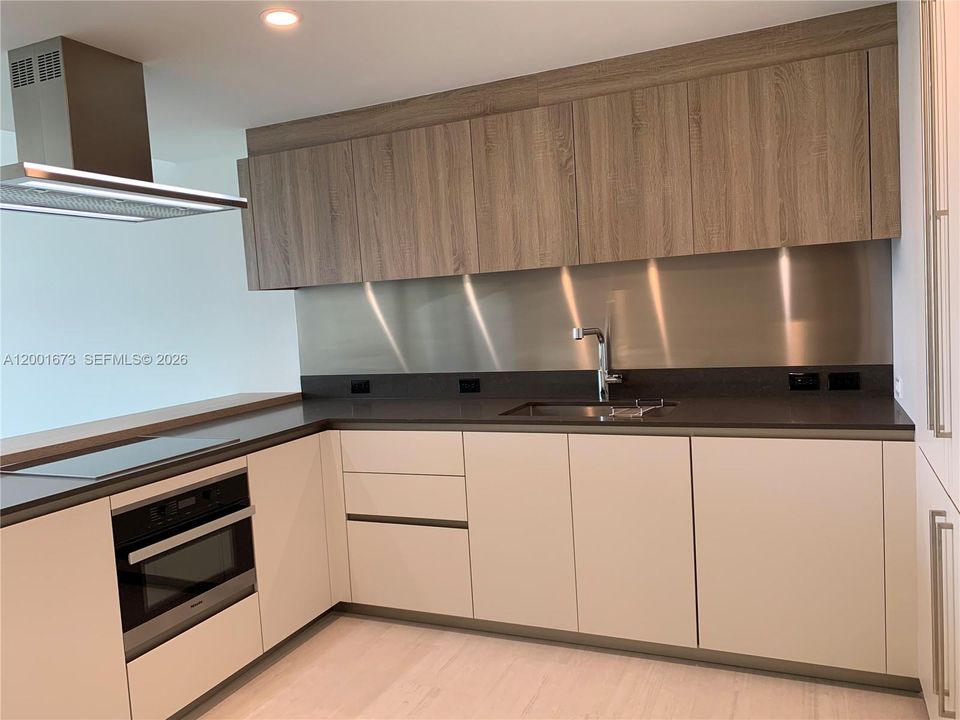 На продажу: $695,000 (1 спален, 1 ванн, 665 Квадратных фут)