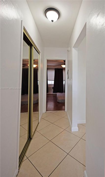 For Sale: $170,000 (1 beds, 1 baths, 663 Square Feet)