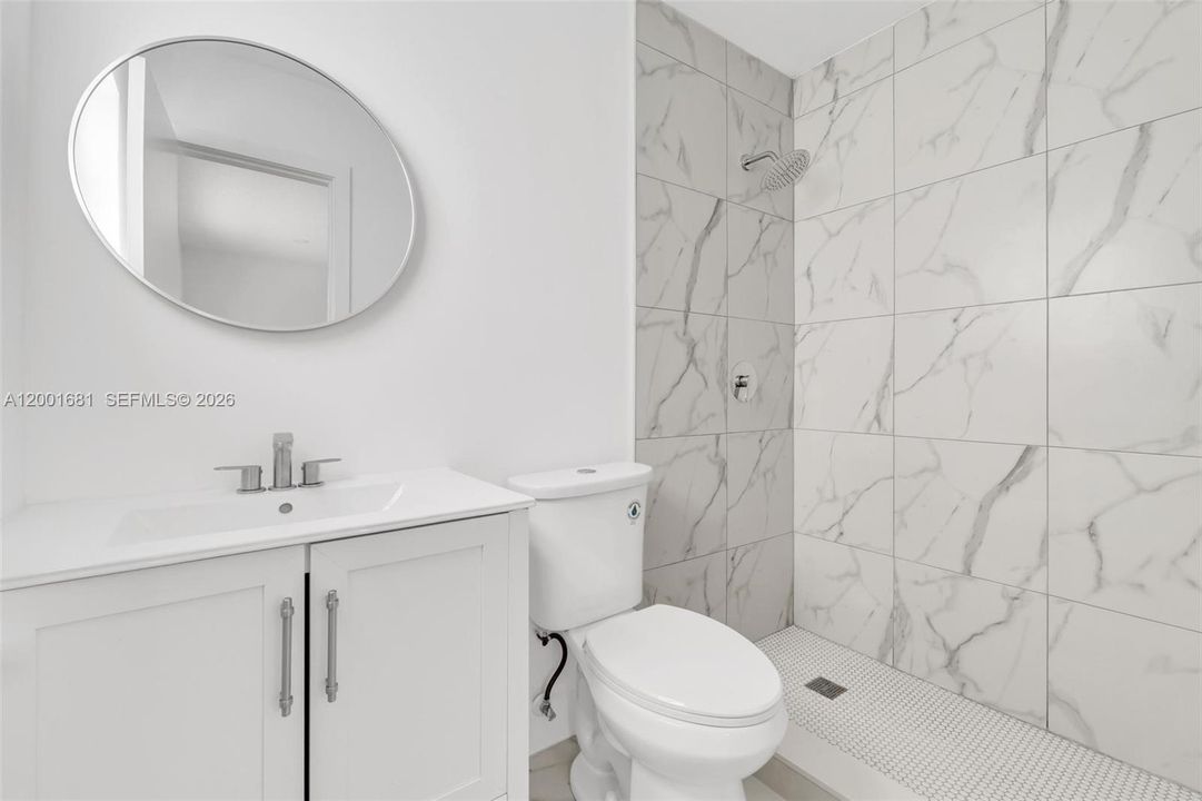 For Rent: $3,000 (2 beds, 2 baths, 825 Square Feet)