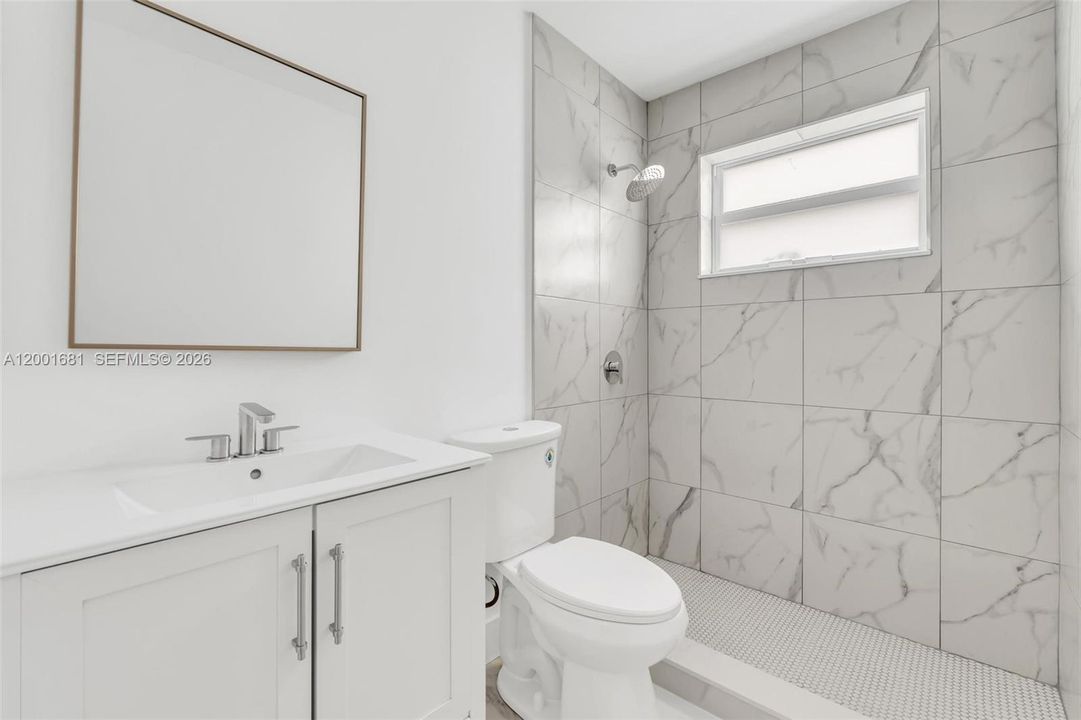 For Rent: $3,000 (2 beds, 2 baths, 825 Square Feet)
