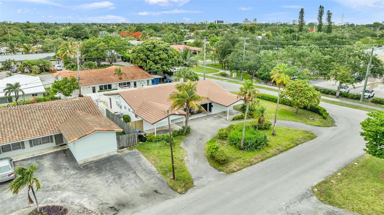 For Rent: $2,400 (1 beds, 1 baths, 600 Square Feet)