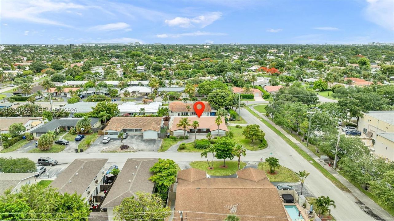 For Rent: $2,400 (1 beds, 1 baths, 600 Square Feet)