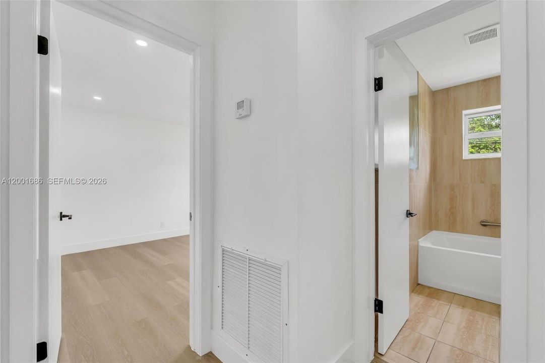 For Rent: $2,400 (1 beds, 1 baths, 600 Square Feet)