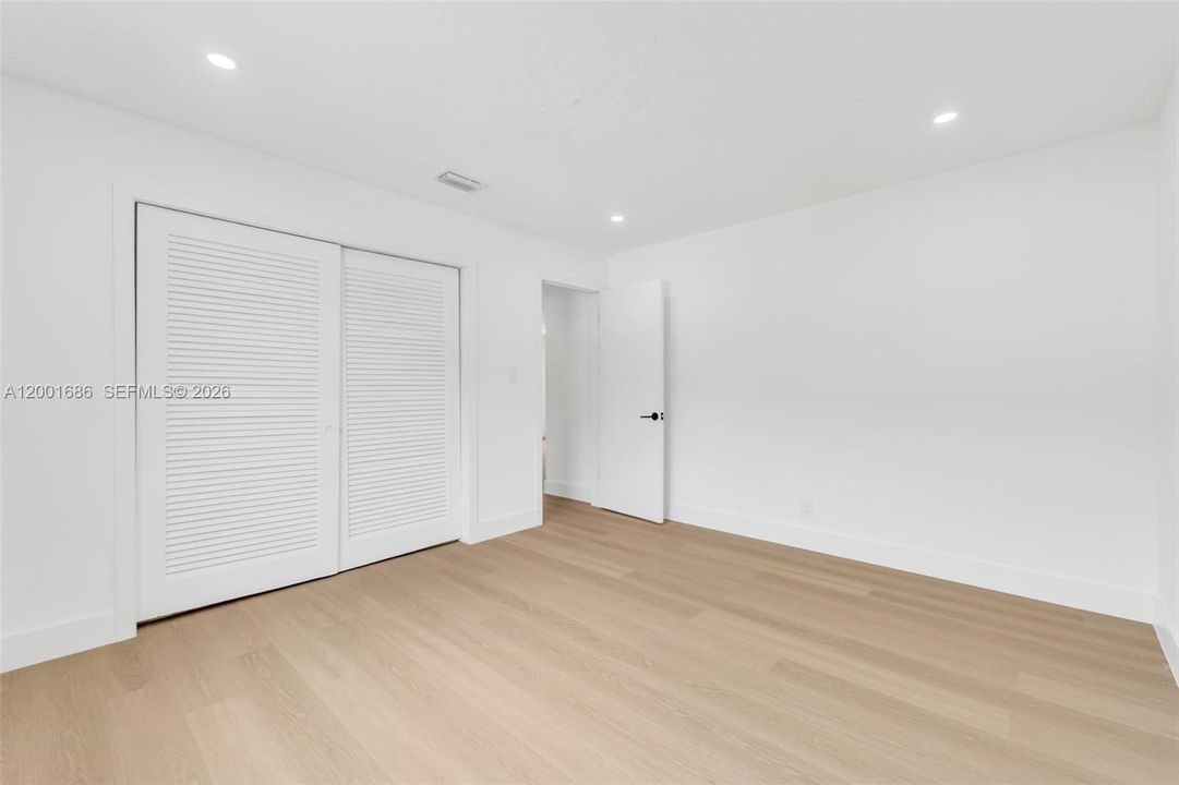 For Rent: $2,400 (1 beds, 1 baths, 600 Square Feet)