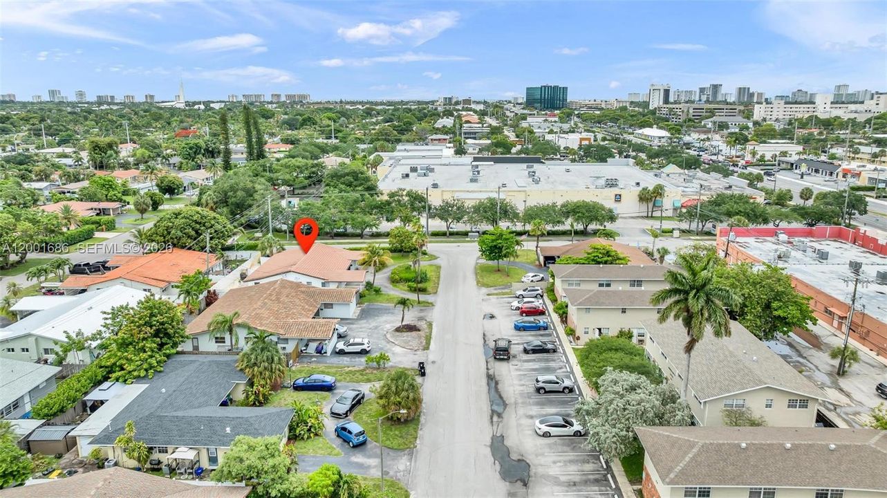 For Rent: $2,400 (1 beds, 1 baths, 600 Square Feet)
