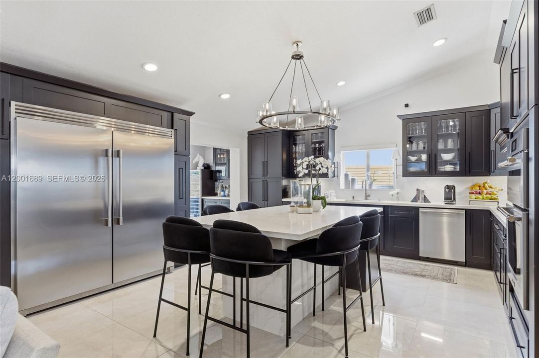 Vendido Recientemente: $795,000 (4 camas, 2 baños, 2380 Pies cuadrados)