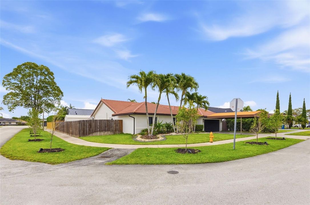 Vendido Recientemente: $795,000 (4 camas, 2 baños, 2380 Pies cuadrados)